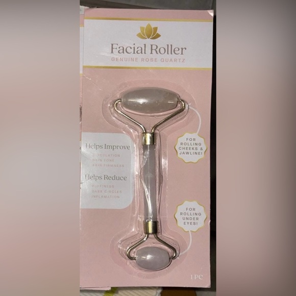 Accessories - Facial Roller with rose quartz